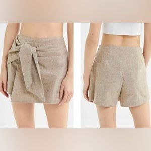 Moon River Woman High-Rise Tie Front Fully Lined Skort